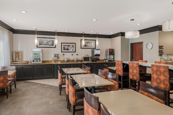 Best Western South Plains Inn & Suites image 2