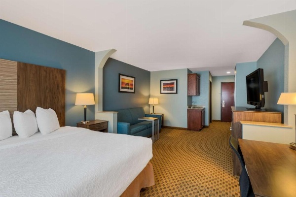Best Western South Plains Inn & Suites image 20