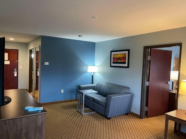 Best Western South Plains Inn & Suites image 27