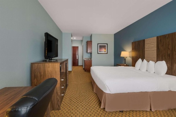 Best Western South Plains Inn & Suites image 29