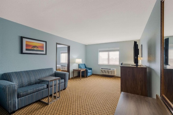 Best Western South Plains Inn & Suites image 7